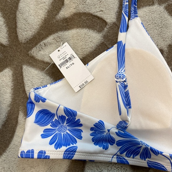 Blue & white floral bikini - Picture 6 of 6